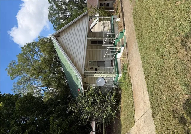 Photo 3 of Sale Pending at 124 S Barbee St, Fort Scott, KS 66701 | MLS# 2644639 | Listing updated on 2026-10-03