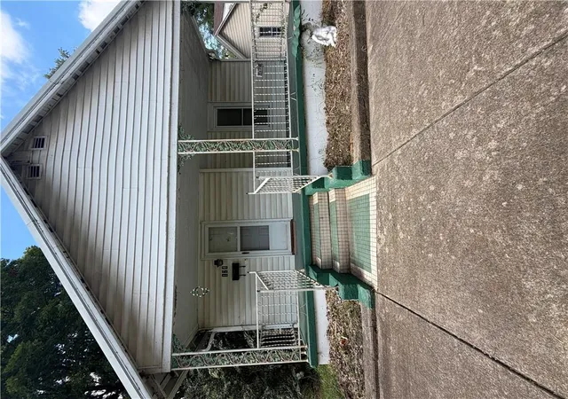 Photo 4 of Sale Pending at 124 S Barbee St, Fort Scott, KS 66701 | MLS# 2644639 | Listing updated on 2026-10-03