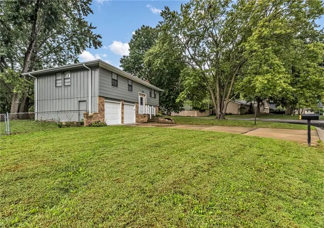 Photo 3 of Single family home for sale at 15917 W 152nd Street, Olathe, KS 66062 | MLS# 2644640 | Listing updated on 2026-10-03