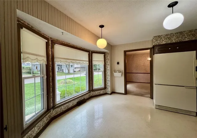 Photo 3 of Sale Pending at 14908 E 33rd Street S, Independence, MO 64055 | MLS# 2644646 | Listing updated on 2026-10-06