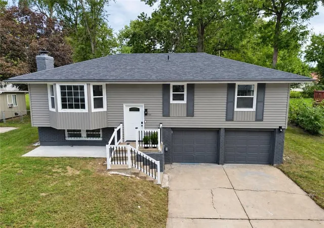 Single family home for sale at 7701 E 90th Terrace, Kansas City, MO 64138 | MLS# 2644652