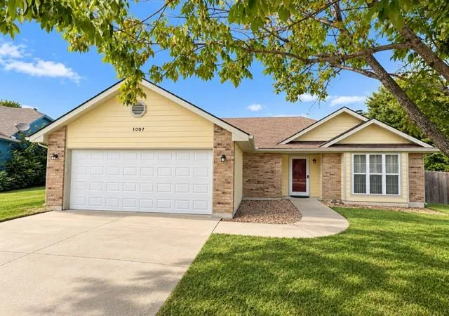 Photo 1 of Single family home for sale at 1007 Chelsea Ct, Warrensburg, MO 64093 | MLS# 2644656 | Listing updated on 2026-10-08