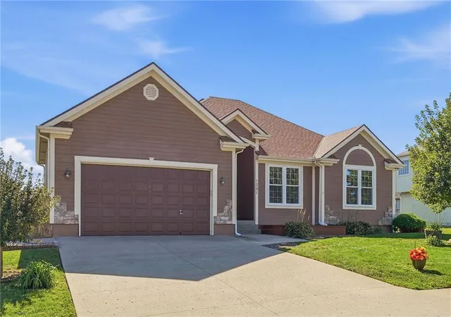 Single family home for sale at 1301 SW 7th Street, Oak Grove, MO 64075 | MLS# 2644659