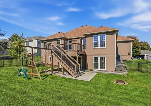 Photo 3 of Single family home for sale at 1301 Sw 7th Street, Oak Grove, MO 64075 | MLS# 2644659 | Listing updated on 2026-10-08