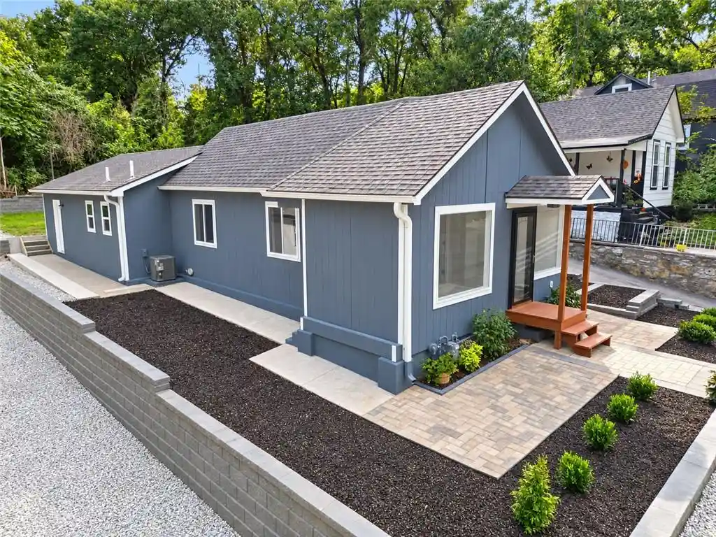 Single family home for sale at 1033 Tenny Ave, Kansas City, KS 66102 | MLS# 2644663