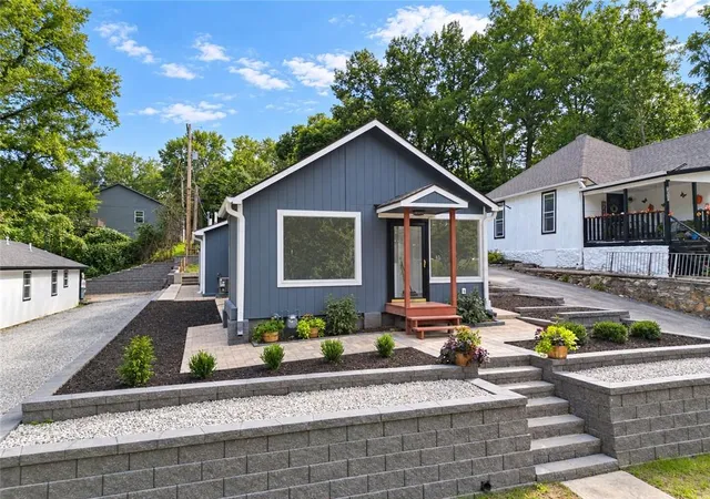 Single family home for sale at 1033 Tenny Ave, Kansas City, KS 66102 | MLS# 2644663