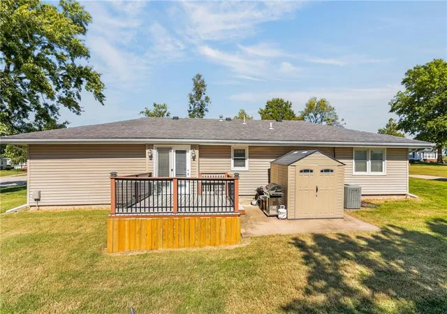 Photo 4 of Single family home for sale at 301 2nd Street, Smithville, MO 64089 | MLS# 2644664 | Listing updated on 2026-10-08