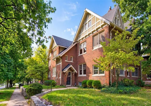 Photo 2 of Multi family home for sale at 3538 Cherry St, Kansas City, MO 64109 | MLS# 2644672 | Listing updated on 2026-10-19