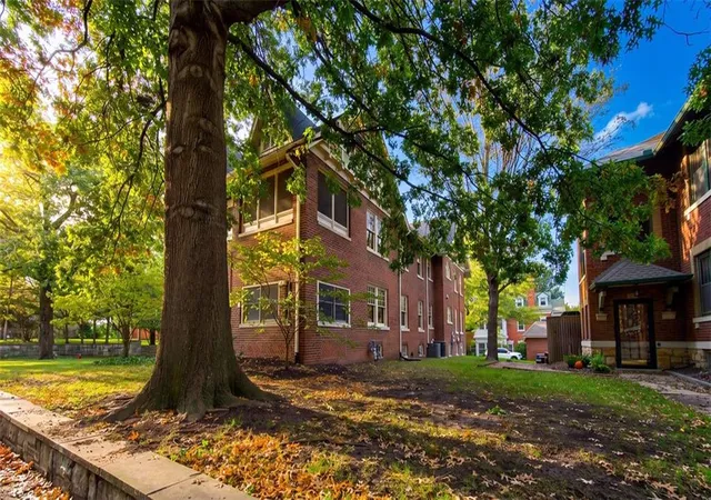 Photo 3 of Multi family home for sale at 3538 Cherry St, Kansas City, MO 64109 | MLS# 2644672 | Listing updated on 2026-10-19