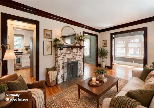 Photo 3 of Single family home for sale at 3729 State Line Rd, Kansas City, MO 64111 | MLS# 2644674 | Listing updated on 2026-10-09