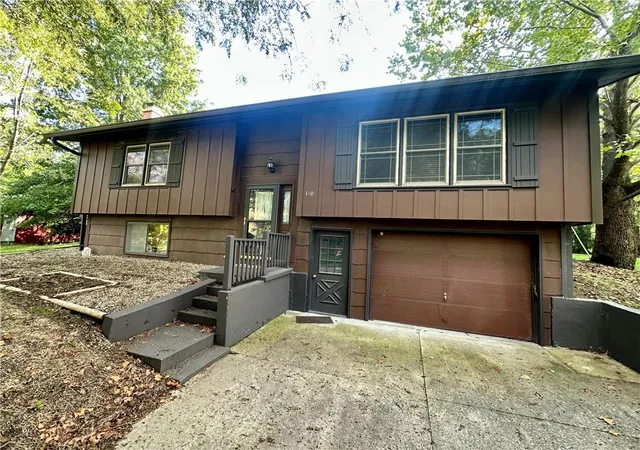 Photo 2 of Single family home for sale at 140 White Ridge Dr, Maryville, MO 64468 | MLS# 2644675 | Listing updated on 2026-10-01