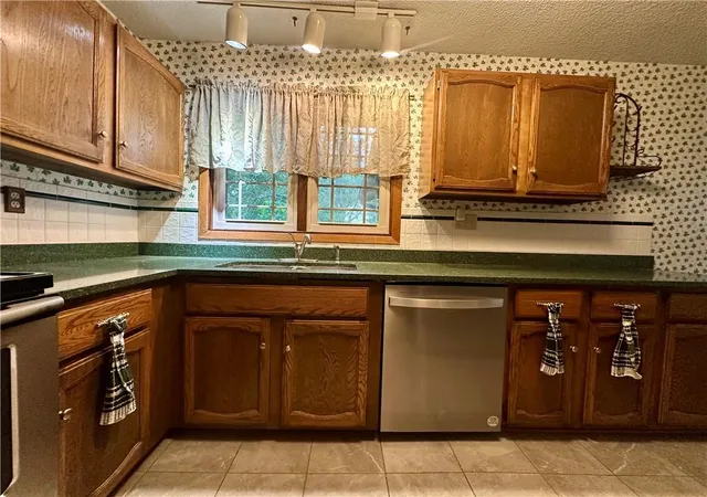 Photo 4 of Single family home for sale at 140 White Ridge Dr, Maryville, MO 64468 | MLS# 2644675 | Listing updated on 2026-10-01