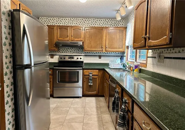 Photo 3 of Single family home for sale at 140 White Ridge Dr, Maryville, MO 64468 | MLS# 2644675 | Listing updated on 2026-10-01