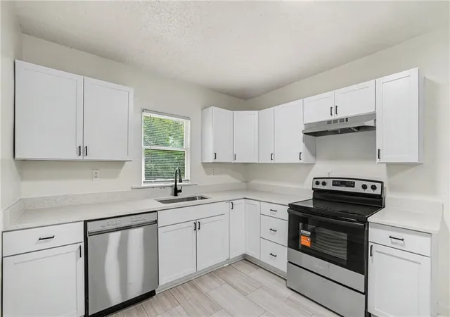 Photo 3 of Sale Pending at 2000 E 82nd Street, Kansas City, MO 64132 | MLS# 2644678 | Listing updated on 2026-10-06