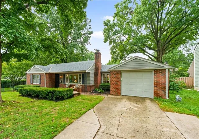 Photo 1 of Single family home for sale at 2525 W 50th Terrace, Westwood, KS 66205 | MLS# 2644682 | Listing updated on 2026-10-06