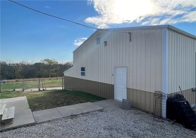 Photo 2 of Single family home for sale at 19130 255th Street, Tonganoxie, KS 66086 | MLS# 2644684 | Listing updated on 2026-10-26
