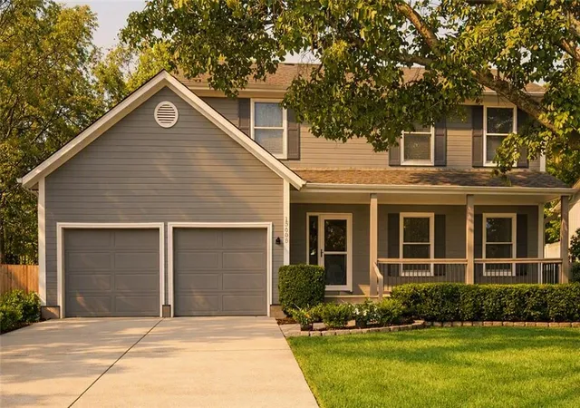 Single family home for sale at 15500 Glenwood Ave, Overland Park, KS 66223 | MLS# 2644693