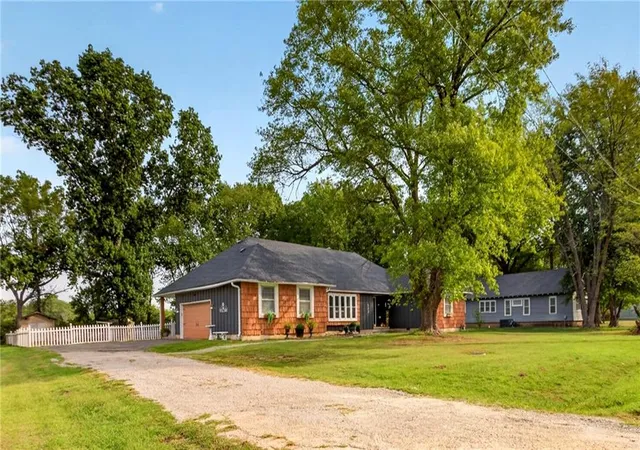 Photo 38 of Single family home for sale at 122 W Carlton St, Frontenac, KS 66763 | MLS# 2644694 | Listing updated on 2026-10-04