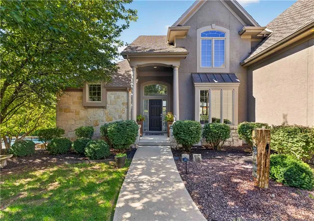 Photo 4 of Single family home for sale at 13816 Horton Dr, Overland Park, KS 66223 | MLS# 2644703 | Listing updated on 2026-10-08