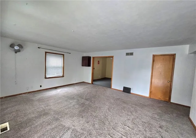 Photo 3 of Single family home for sale at 11514 E 15th Street, Independence, MO 64052 | MLS# 2644706 | Listing updated on 2026-09-30