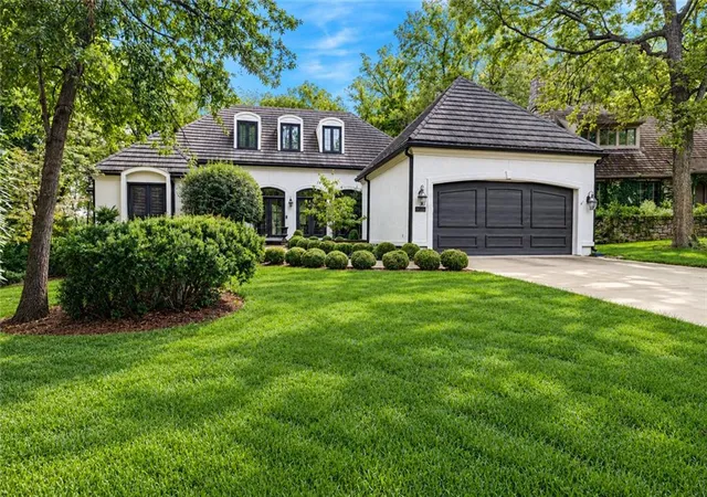 Photo 1 of Single family home for sale at 16755 Village Dr, Village Of Loch Lloyd, MO 64012 | MLS# 2644712 | Listing updated on 2026-10-03