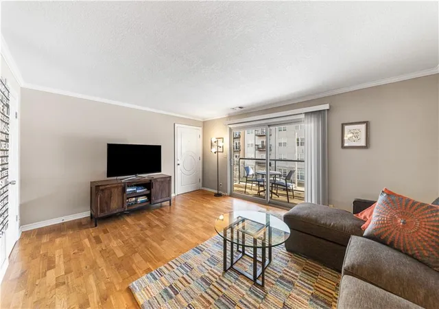 Photo 3 of Condo for sale at 4616 Holly St #3, Kansas City, MO 64112 | MLS# 2644714 | Listing updated on 2026-10-01