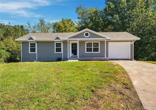 Photo 1 of Sale Pending at 314 E 17th Street, Kearney, MO 64060 | MLS# 2644718 | Listing updated on 2026-10-06