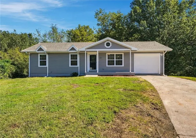 Photo 2 of Sale Pending at 314 E 17th Street, Kearney, MO 64060 | MLS# 2644718 | Listing updated on 2026-10-06