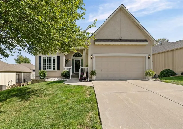 Photo 1 of Single family home for sale at 307 Alexander Crk Ct, Raymore, MO 64083 | MLS# 2644723 | Listing updated on 2026-10-07