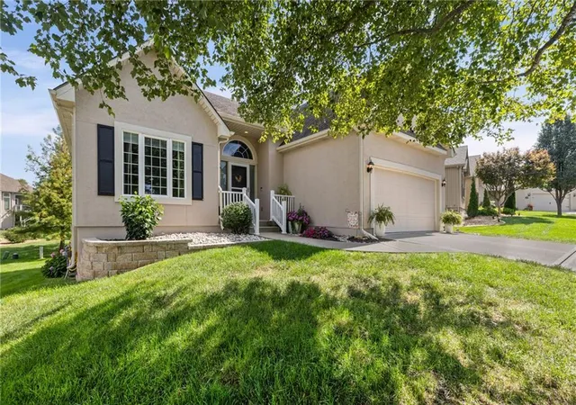 Photo 3 of Single family home for sale at 307 Alexander Crk Ct, Raymore, MO 64083 | MLS# 2644723 | Listing updated on 2026-10-07