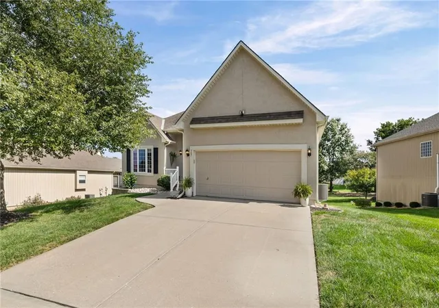 Photo 3 of Single family home for sale at 307 Alexander Crk Ct, Raymore, MO 64083 | MLS# 2644723 | Listing updated on 2026-10-07