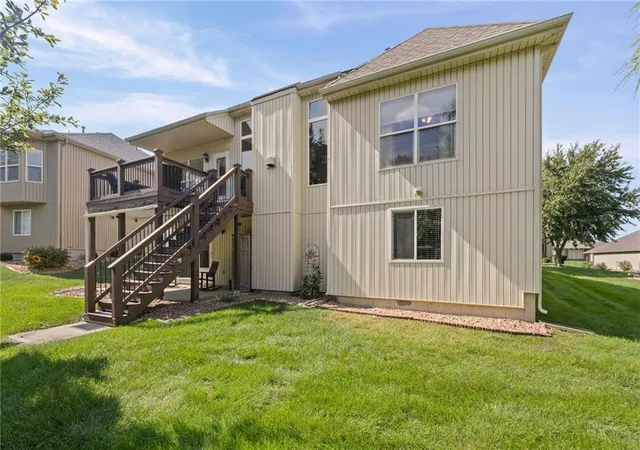 Photo 4 of Single family home for sale at 307 Alexander Crk Ct, Raymore, MO 64083 | MLS# 2644723 | Listing updated on 2026-10-07