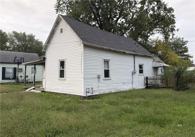 Photo 2 of Single family home for sale at 1558 Bryan St, Chillicothe, MO 64601 | MLS# 2644724 | Listing updated on 2026-10-01