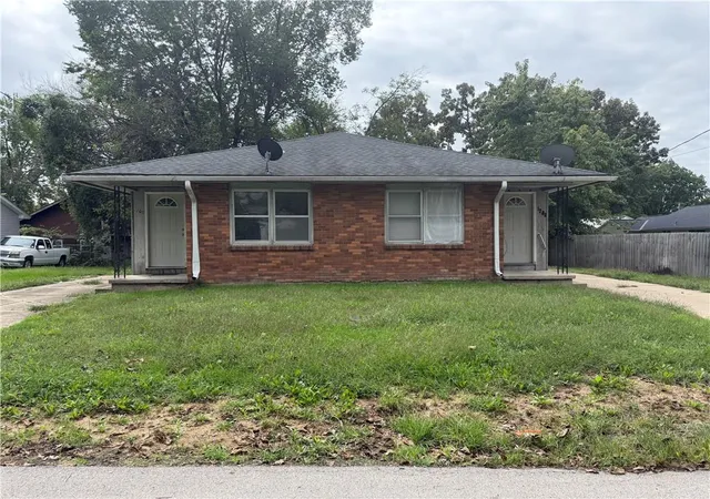 Photo 2 of Multi family home for sale at 1206 Hogan St, Chillicothe, MO 64601 | MLS# 2644726 | Listing updated on 2026-09-30