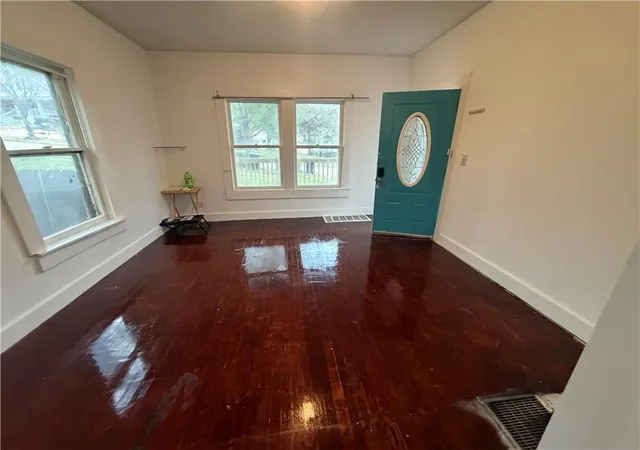 Photo 2 of House for sale at 332 Mersington Ave, Kansas City, MO 64124 | MLS# 2644727 | Listing updated on 2026-10-29