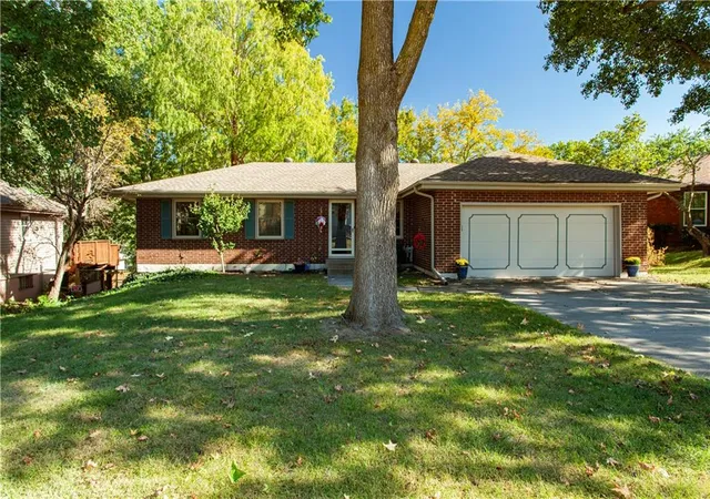 Photo 2 of Single family home for sale at 1913 Colony Ln, Independence, MO 64058 | MLS# 2644732 | Listing updated on 2026-10-08