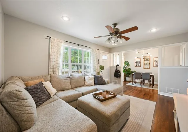 Photo 4 of Sale Pending at 9908 E 81st Street, Raytown, MO 64138 | MLS# 2644737 | Listing updated on 2026-10-07