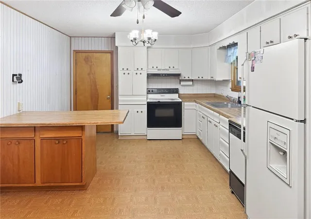 Photo 4 of Single family home for sale at 1717 Fairchild St, Chillicothe, MO 64601 | MLS# 2644743 | Listing updated on 2026-10-02
