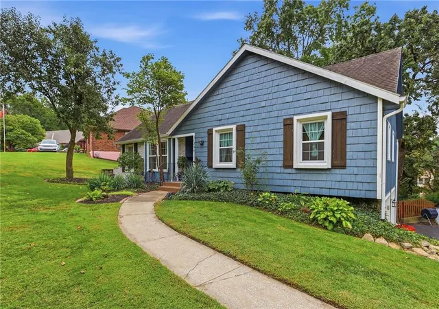 Photo 2 of Single family home for sale at 7209 W 54th Street, Overland Park, KS 66202 | MLS# 2644744 | Listing updated on 2026-10-01