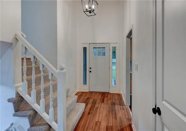 Photo 1 of Single family home for sale at 520 S Meadowbrook Ln, Olathe, KS 66062 | MLS# 2644746 | Listing updated on 2026-10-01