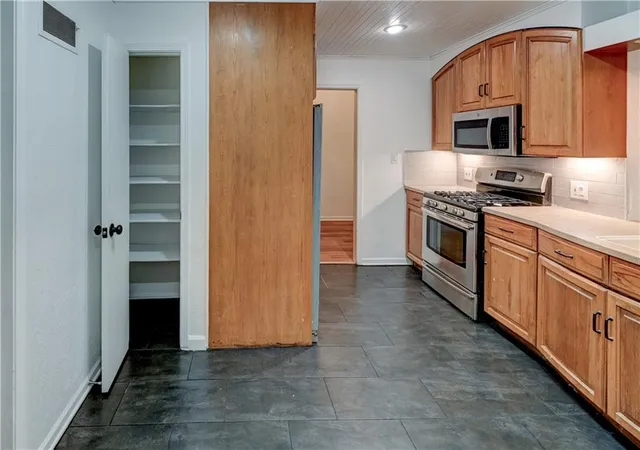 Photo 3 of Single family home for sale at 520 S Meadowbrook Ln, Olathe, KS 66062 | MLS# 2644746 | Listing updated on 2026-10-01