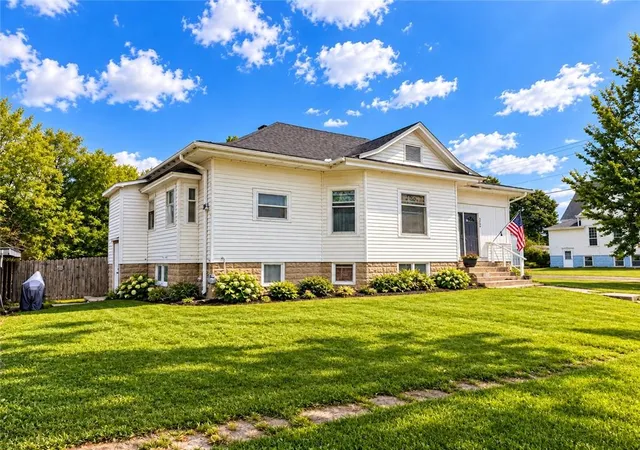 Photo 2 of Sale Pending at 304 N Main St, Leeton, MO 64761 | MLS# 2644750 | Listing updated on 2026-10-08