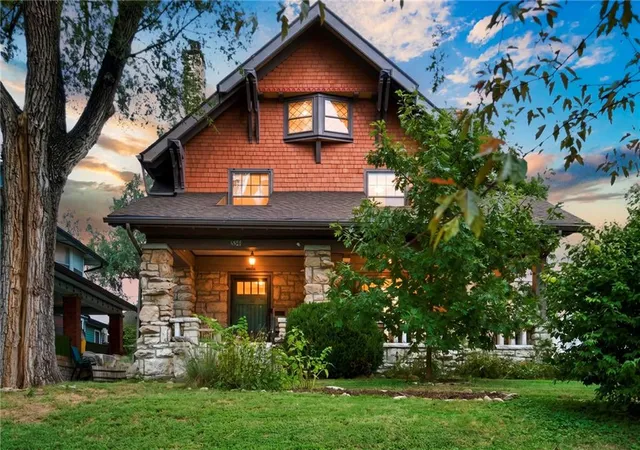 Photo 1 of Single family home for sale at 3341 Campbell St, Kansas City, MO 64109 | MLS# 2644752 | Listing updated on 2026-10-08