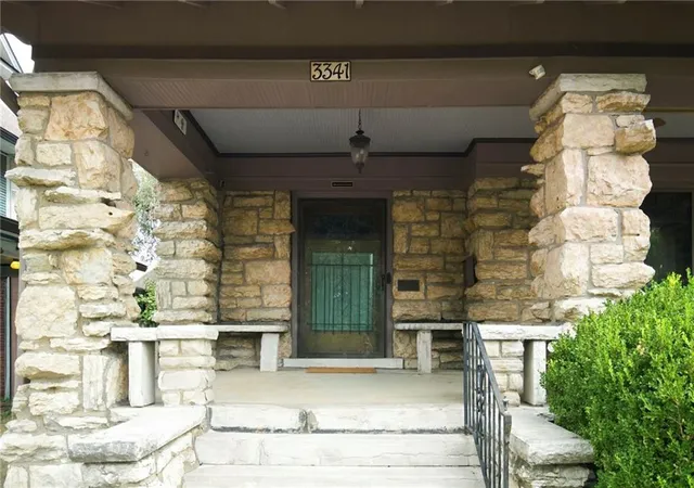 Photo 3 of Single family home for sale at 3341 Campbell St, Kansas City, MO 64109 | MLS# 2644752 | Listing updated on 2026-10-08