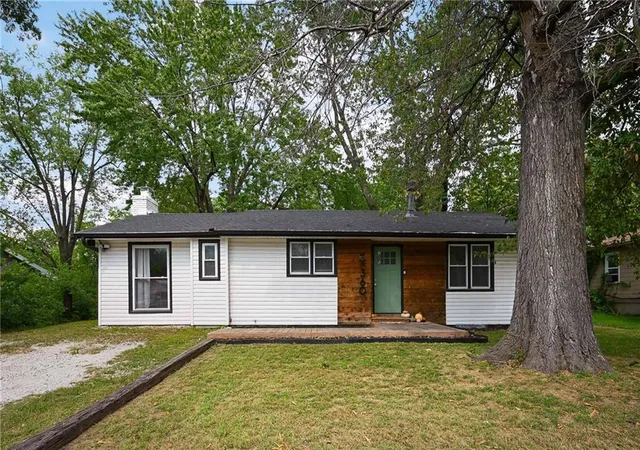 Photo 2 of Single family home for sale at 360 S Peculiar Dr, Peculiar, MO 64078 | MLS# 2644762 | Listing updated on 2026-10-05