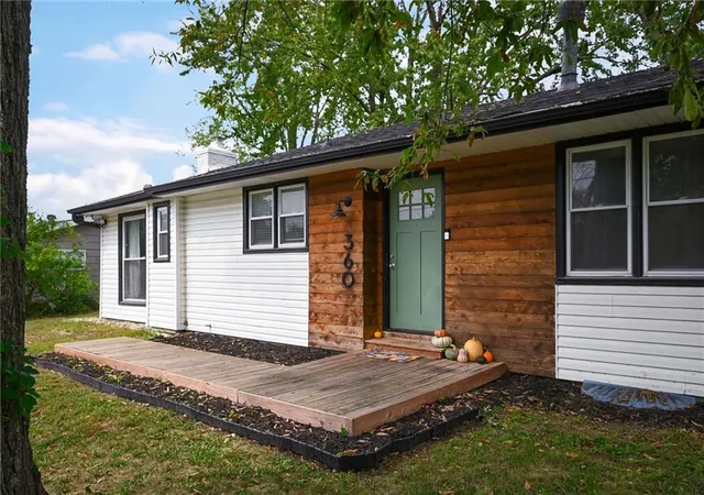 Photo 3 of Single family home for sale at 360 S Peculiar Dr, Peculiar, MO 64078 | MLS# 2644762 | Listing updated on 2026-10-05