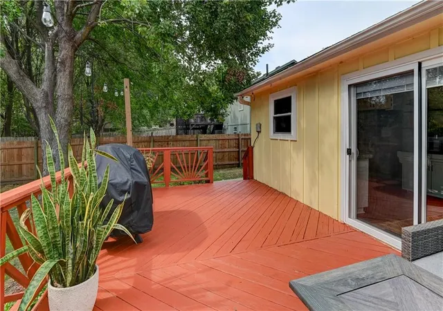 Photo 3 of Single family home for sale at 1823 NE Mckee Ln, Lees Summit, MO 64086 | MLS# 2644767 | Listing updated on 2026-10-02