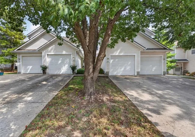 Photo 1 of Condo for sale at 1323 Se Broadway Cir, Lees Summit, MO 64081 | MLS# 2644768 | Listing updated on 2026-10-05
