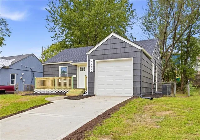 Photo 3 of Single family home for sale at 2740 N 33rd Street, Kansas City, KS 66104 | MLS# 2644774 | Listing updated on 2026-10-01