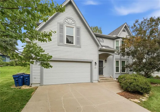 Photo 2 of Single family home for sale at 1404 Dartmouth Dr, Liberty, MO 64068 | MLS# 2644781 | Listing updated on 2026-10-01